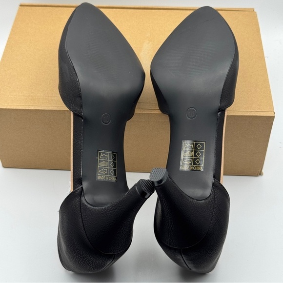 Journee Collection Bettie Black Heels Size 10 - Picture 5 of 7